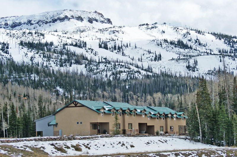 crooked-river-condominiums-brian-head-Utah-ski-resort